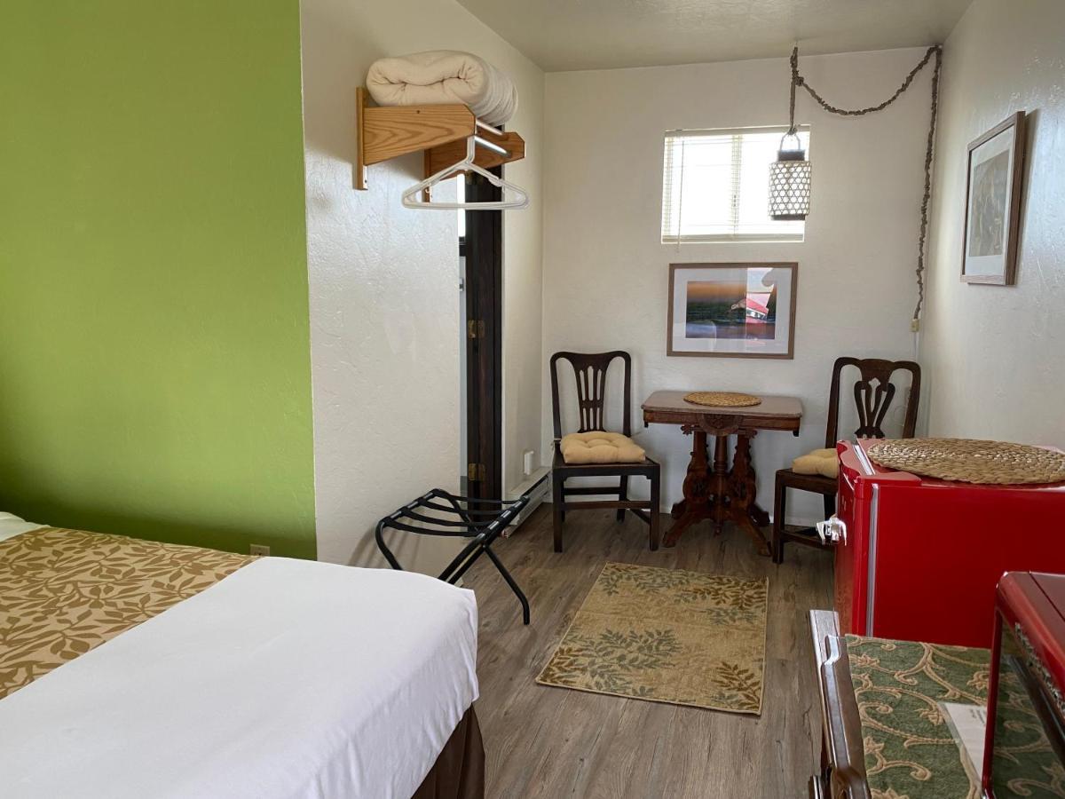 La Kris Inn Bandon Dış mekan fotoğraf